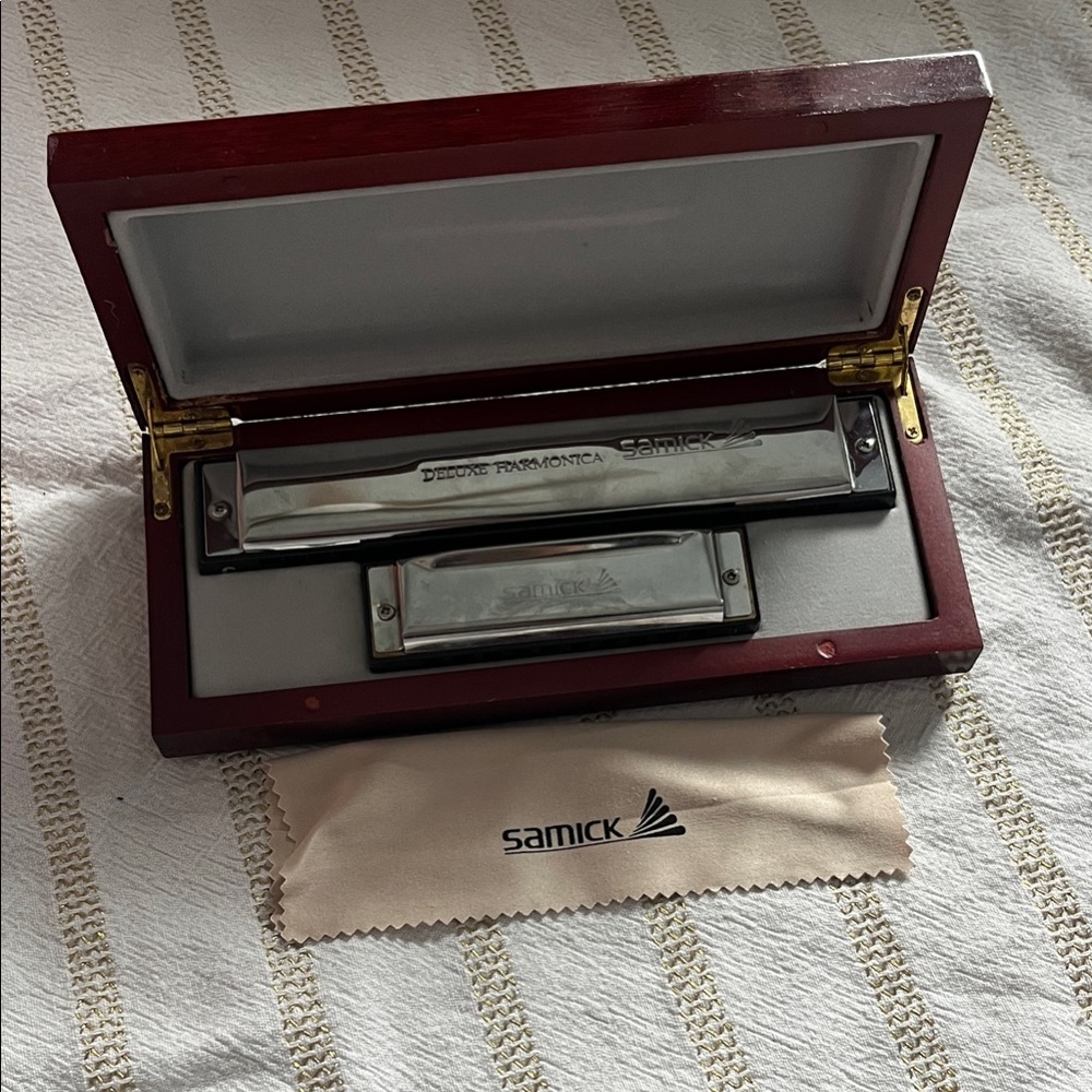 Samick Metal Harmonica Set 2 with Wood Case and Cloth Musical instrument